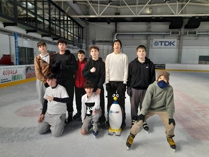 9/A korcsolyázni volt