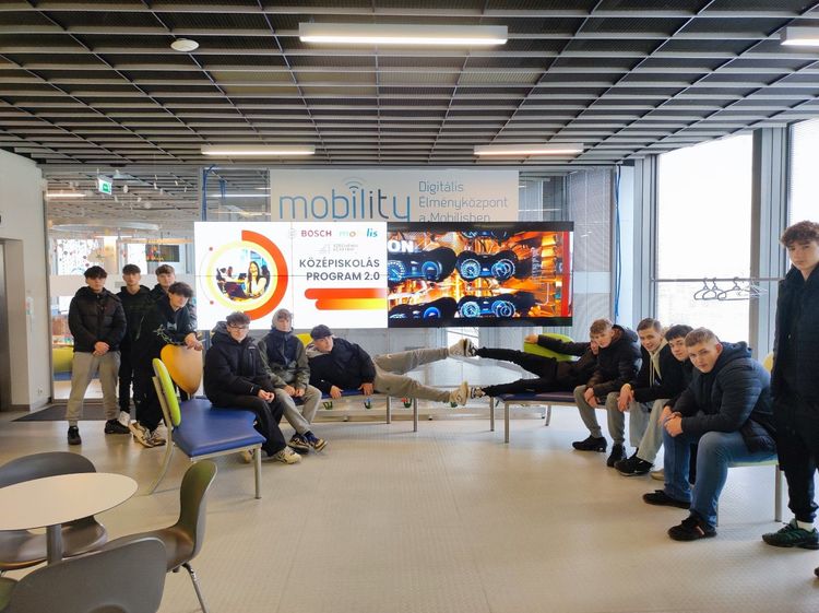 Digitális készségfejlesztés a Mobilisban