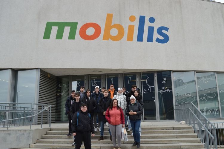 „PUSKÁSOS” technikusok interaktív foglalkozásokon Bosch-Mobilis Programon Győrben